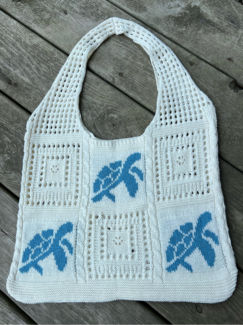 CROCHET TOTE BAG with BLUE TURTLE ACCENTS - Picture 14 of 16